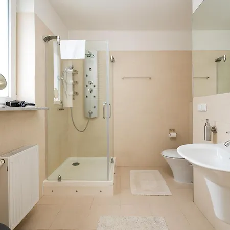Apartment Mokotów Spacious By Bookinghost *